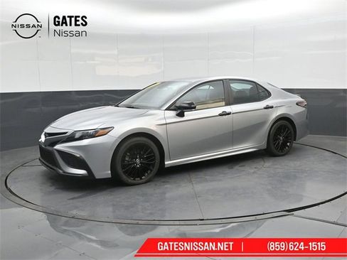 Used 2022 Toyota Camry SE image 7