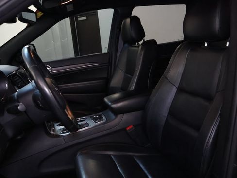 Used 2019 Jeep Grand Cherokee Limited AWD/4WD image 11