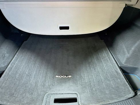 Used 2022 Nissan Rogue SV image 23