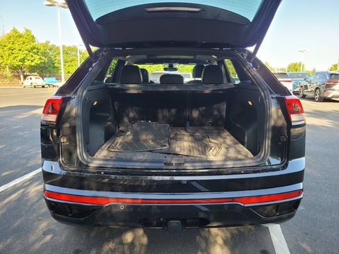 Used 2023 Volkswagen Atlas Cross Sport SEL R-Line AWD/4WD image 27