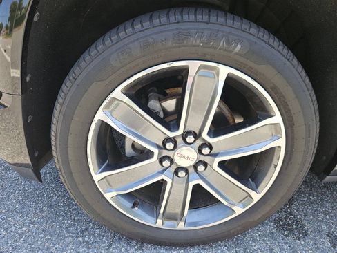 Used 2018 GMC Acadia Denali w/ Technology Package AWD/4WD image 27