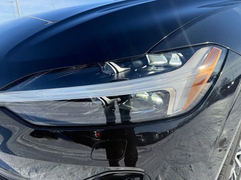 Used 2025 Volvo XC60 B5 Plus image 9