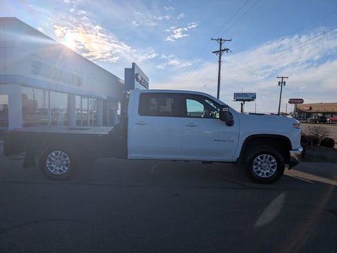 Used 2022 Chevrolet Silverado 2500 LT w/ Convenience Package image 3