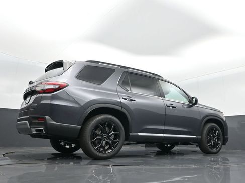 New 2025 Honda Pilot Touring image 23