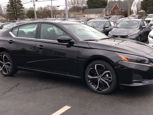 New 2025 Nissan Altima 2.5 SR w/ SR Premium Package image 2