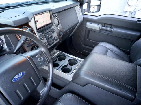 Used 2016 Ford F250 Lariat w/ Lariat Ultimate Package image 34