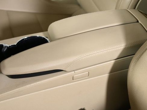 Used 2010 Mercedes-Benz E 350 Coupe image 25
