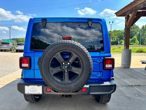 Used 2021 Jeep Wrangler Unlimited Sahara AWD/4WD image 3