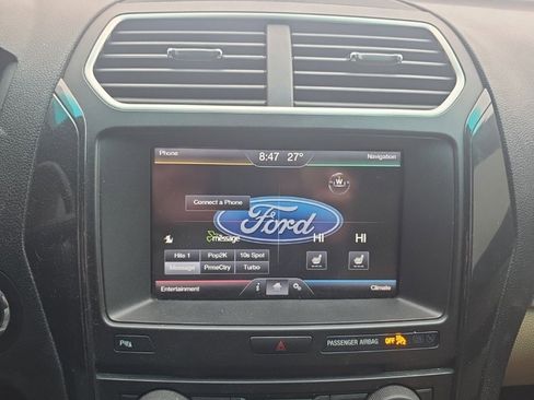 Used 2016 Ford Explorer XLT w/ Equipment Group 202A image 21