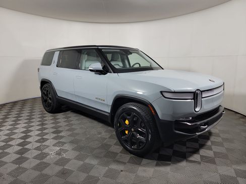 Used 2023 Rivian R1S Adventure AWD/4WD image 7