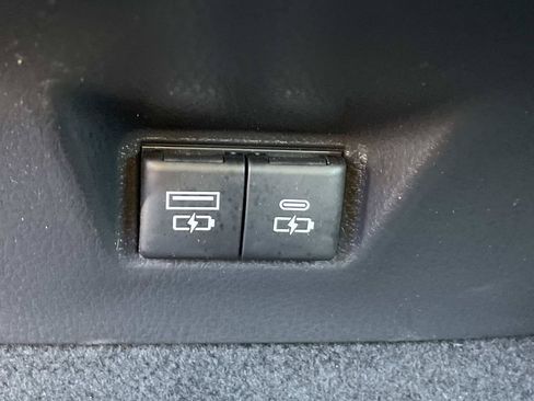 Used 2025 Toyota Camry SE FWD image 17