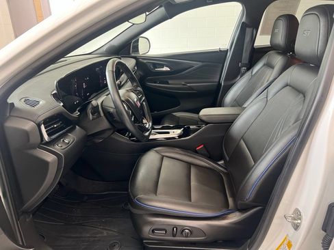 Used 2024 Buick Envista Sport Touring w/ Convenience I Package FWD image 9