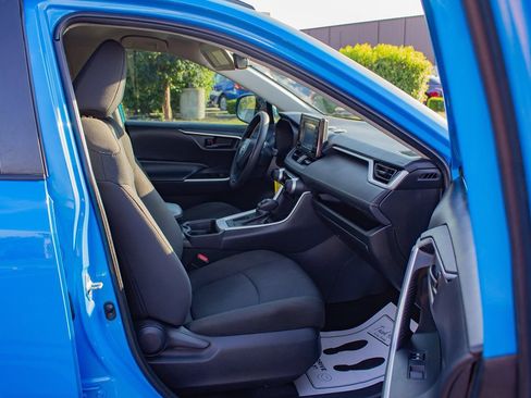 Used 2021 Toyota RAV4 LE FWD image 19
