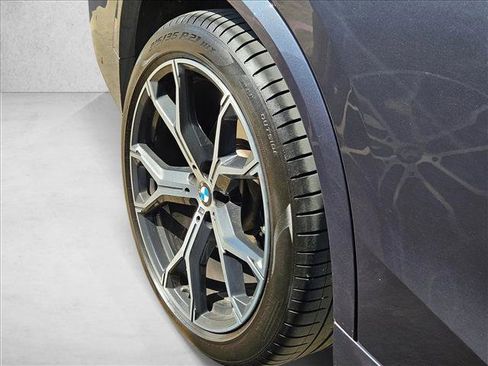 Used 2022 BMW X5 xDrive40i w/ M Sport Package image 7