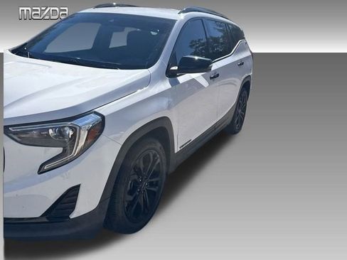 Used 2021 GMC Terrain SLE w/ Driver Convenience Package image 16