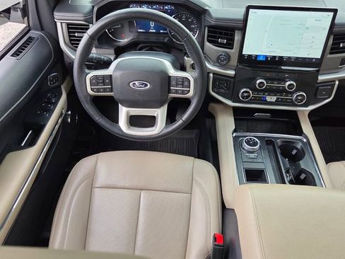 Used 2022 Ford Expedition XLT RWD image 15