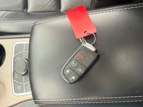 Used 2014 Jeep Grand Cherokee Limited AWD/4WD image 33