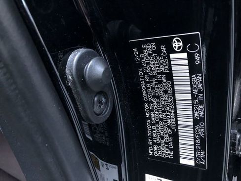 Certified 2025 Toyota Corolla SE image 26