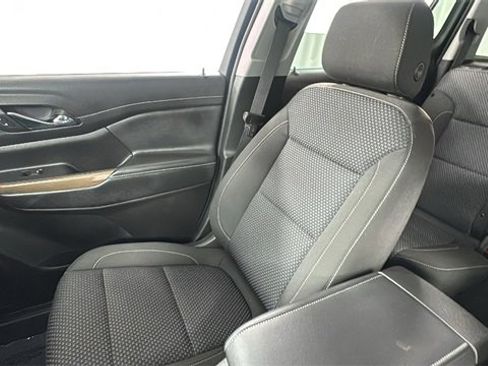 Used 2023 GMC Acadia SLE w/ Driver Convenience Package image 13