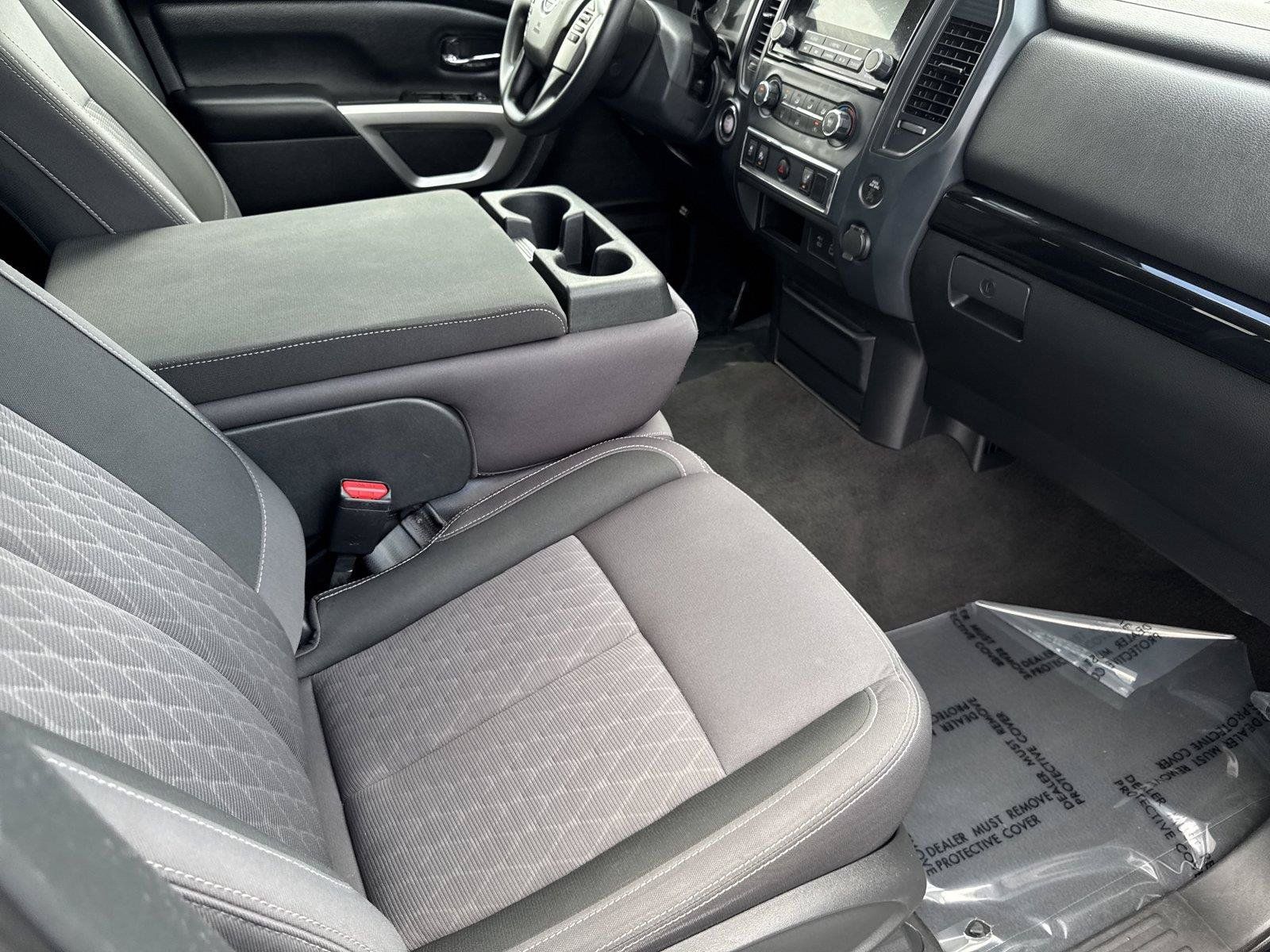 Used 2022 Nissan Titan SV RWD image 31