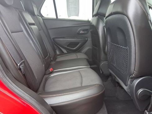 Used 2017 Chevrolet Trax LT w/ LT Convenience Package image 15
