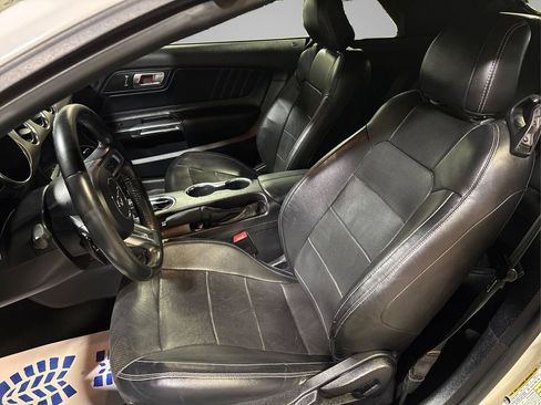 Used 2020 Ford Mustang GT Premium image 9