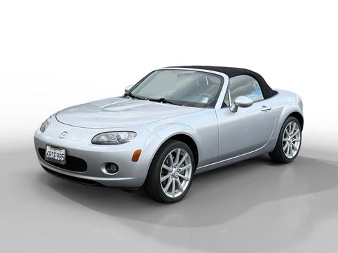 Used 2008 MAZDA MX-5 Miata Grand Touring w/ Premium Pkg image 1