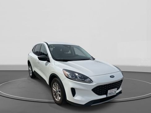 Used 2022 Ford Escape SE image 5