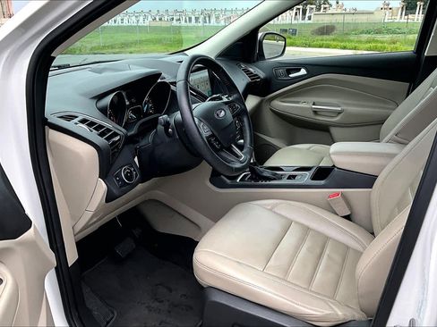 Used 2017 Ford Escape Titanium image 17