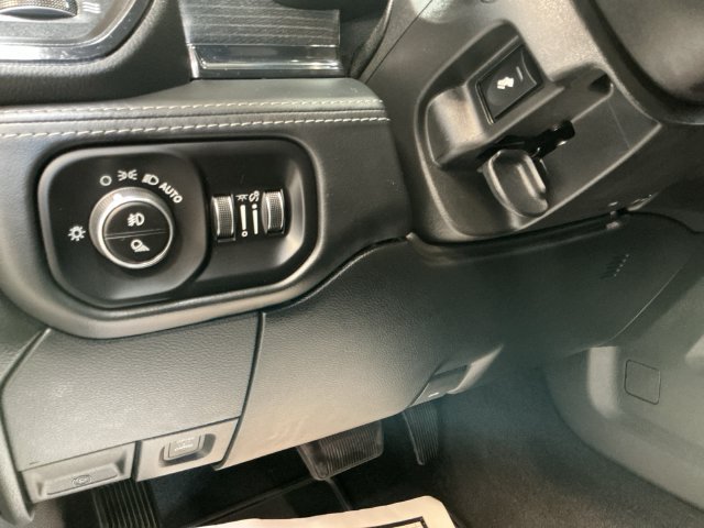 Used 2022 RAM 3500 Limited AWD/4WD image 26