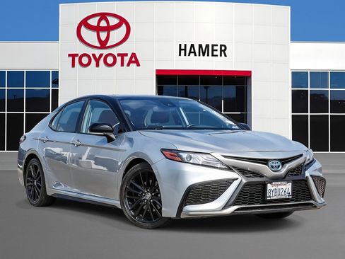 Used 2021 Toyota Camry XSE w/ Navigation Upgrade Package FWD image 1