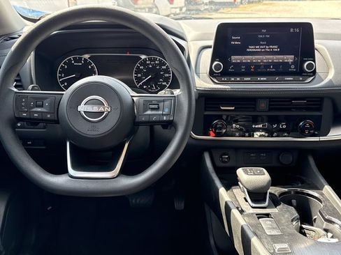 Certified 2024 Nissan Rogue SV FWD image 4
