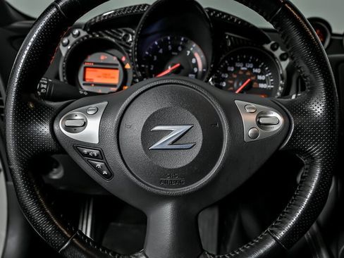 Used 2018 Nissan 370Z Coupe image 22