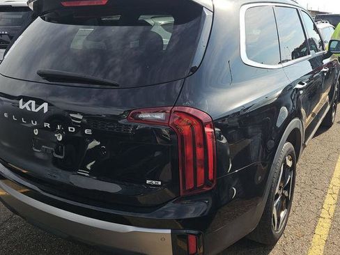 Used 2025 Kia Telluride S image 4