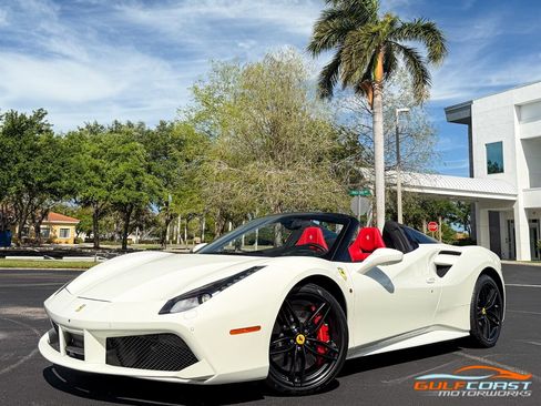 Used 2018 Ferrari 488 Spider image 10