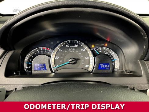Used 2014 Toyota Camry SE image 9