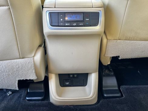 Used 2018 Toyota Highlander Limited image 15