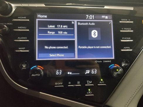 Used 2020 Toyota Camry XLE w/ Carpet Mat Package image 25