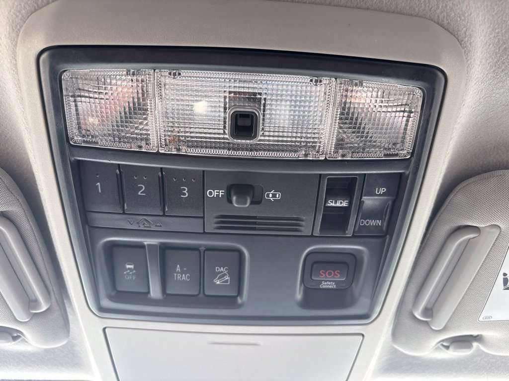 Used 2014 Toyota 4Runner Limited AWD/4WD image 18