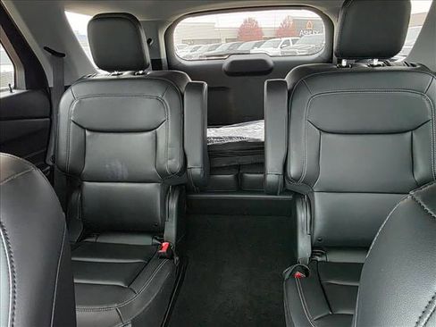 Used 2023 Ford Explorer XLT w/ Equipment Group 202A image 9
