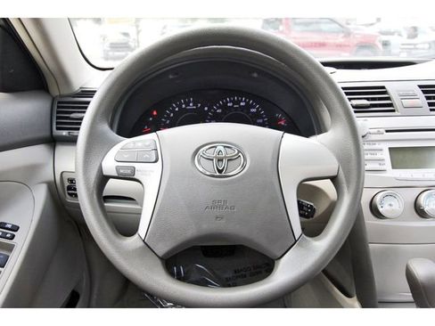 Used 2010 Toyota Camry image 14