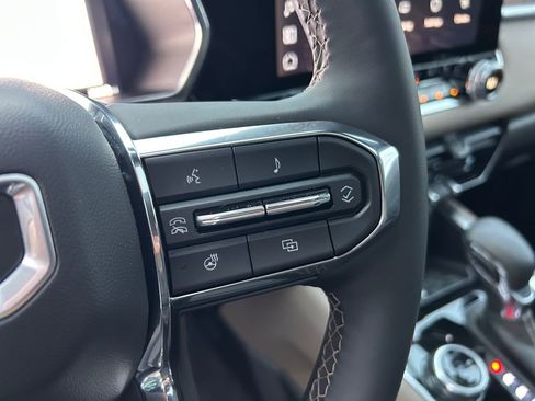 Used 2026 GMC Canyon Denali image 18