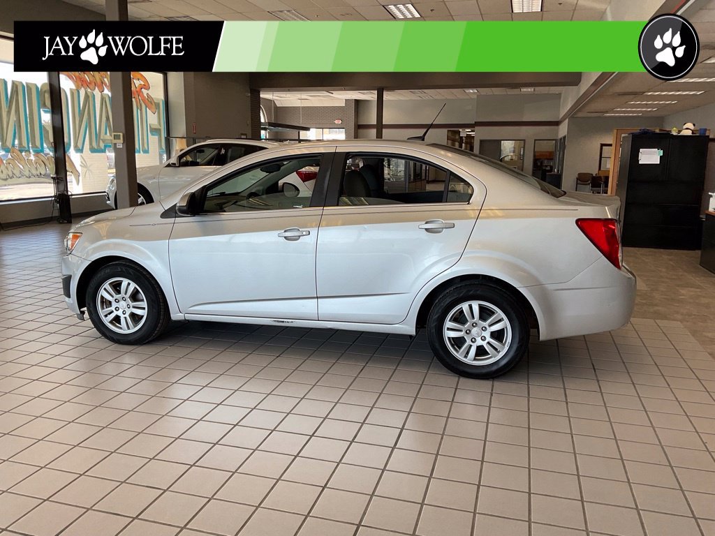 Used 2014 Chevrolet Sonic LT FWD image 4