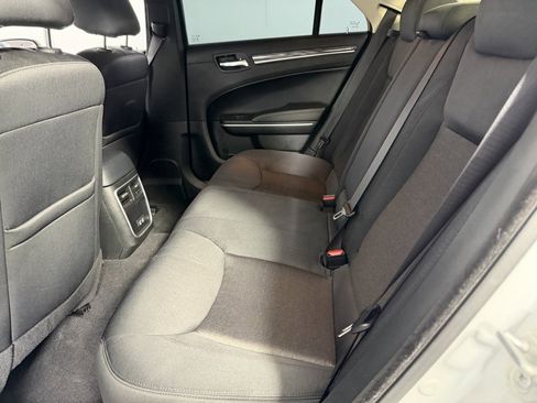 Used 2022 Chrysler 300 Touring w/ Sport Appearance Package image 25