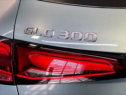 Used 2026 Mercedes-Benz GLC 300 4MATIC image 33