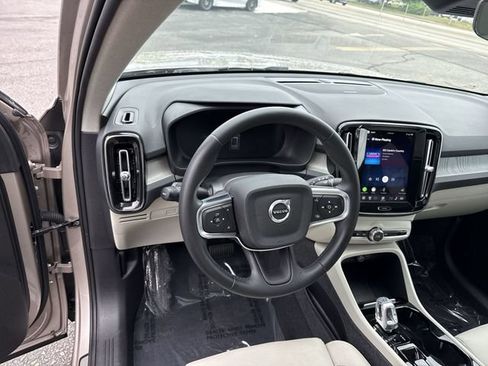 Certified 2024 Volvo XC40 B5 Plus w/ Climate Package AWD/4WD image 14