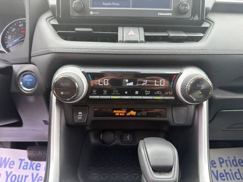 Used 2021 Toyota RAV4 XLE w/ Convenience Package AWD/4WD image 32