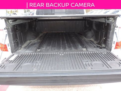 Used 2021 Nissan Titan SV w/ SV Convenience Package image 12