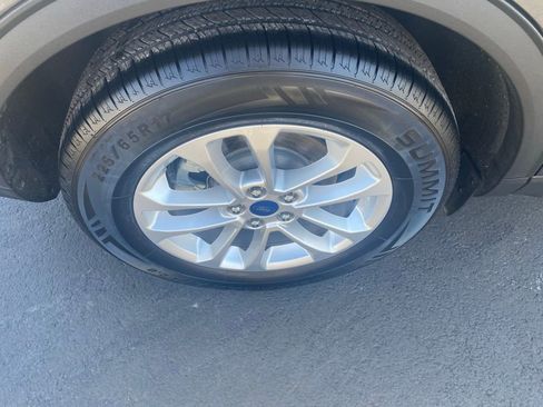 Used 2020 Ford Escape SE image 28