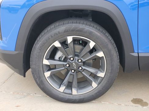 New 2026 Chevrolet Equinox RS w/ LPO, Floor Liner Package image 9